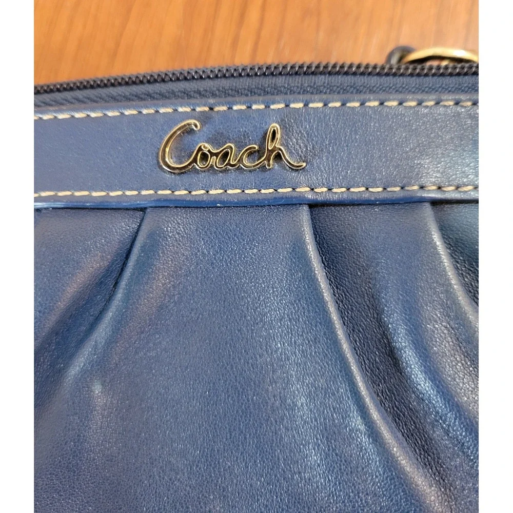 Coach Blue Leather Pleated Wristlet Pouch Zip Top Bag Gold‎ Logo AS IS
